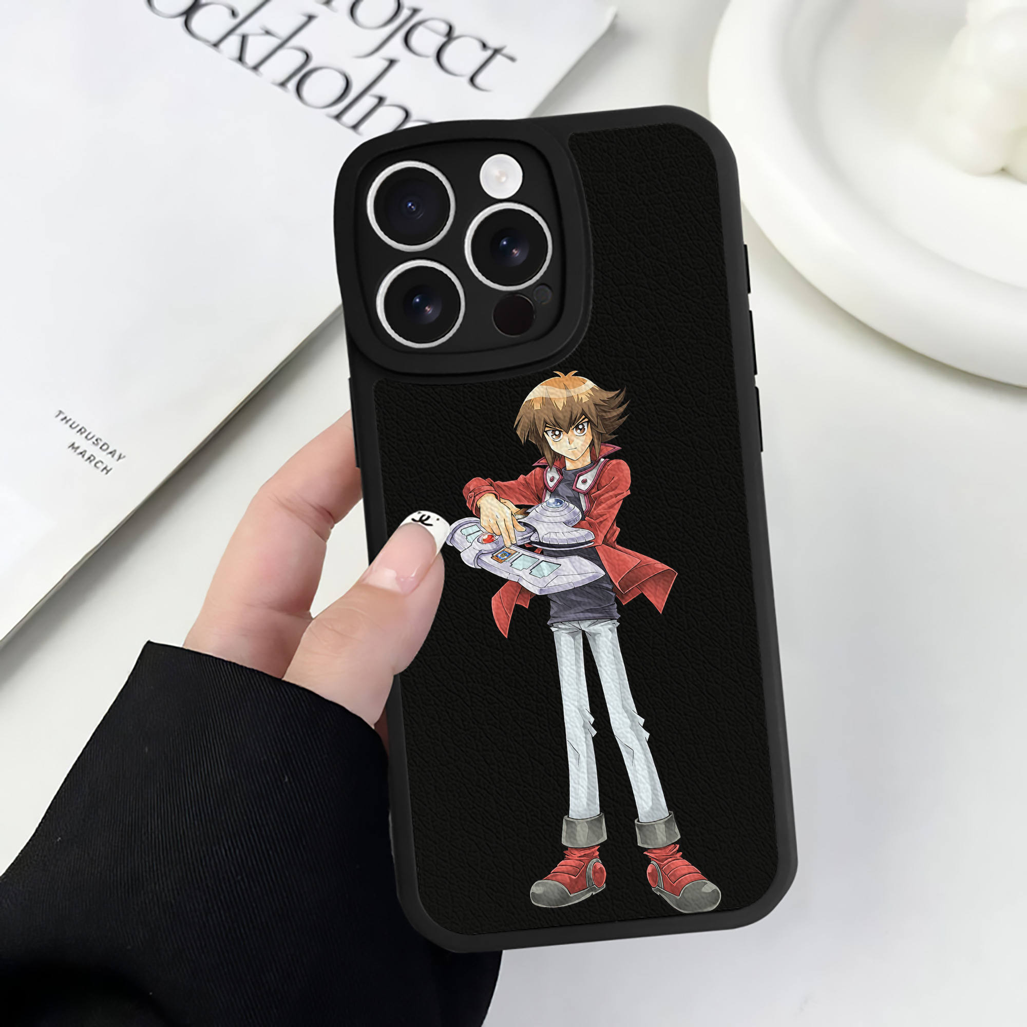 遊☆戯☆王 Yu-Gi-Oh! 【iPhone 16シリーズ対応】シリコンスマホケース（レザー調） 材質：シリコン